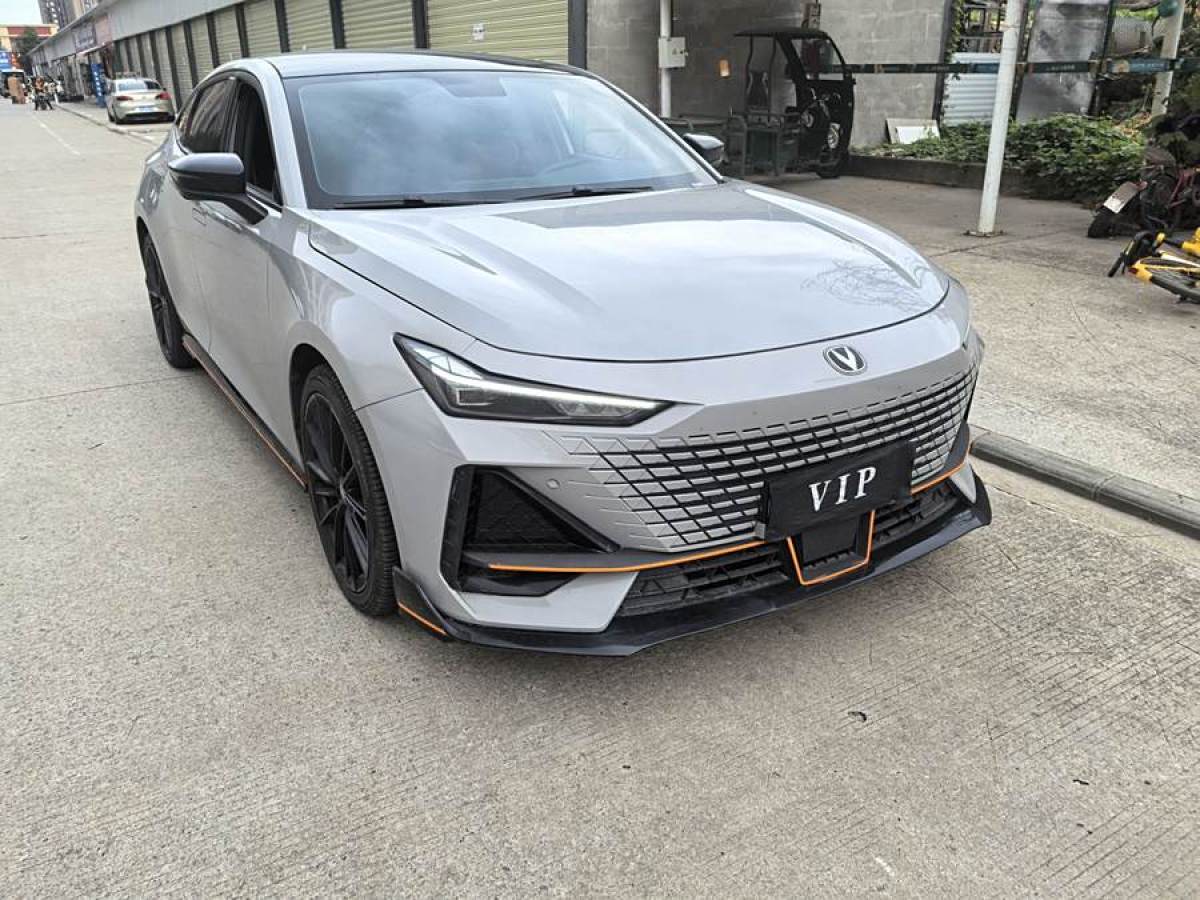 長安 長安UNI-V  2023款 1.5T 運(yùn)動(dòng)版圖片