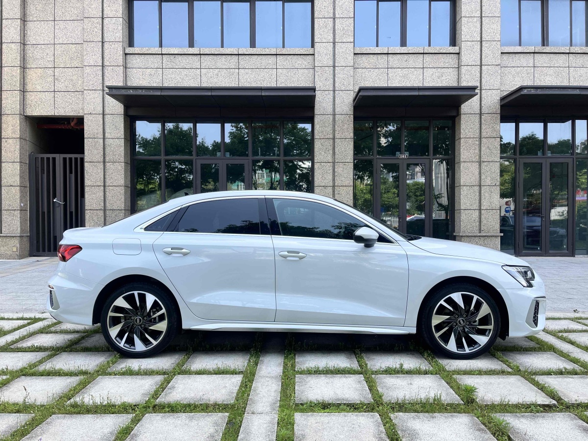 奧迪 奧迪A3  2023款 改款 A3L Limousine 35 TFSI 時尚運動型圖片