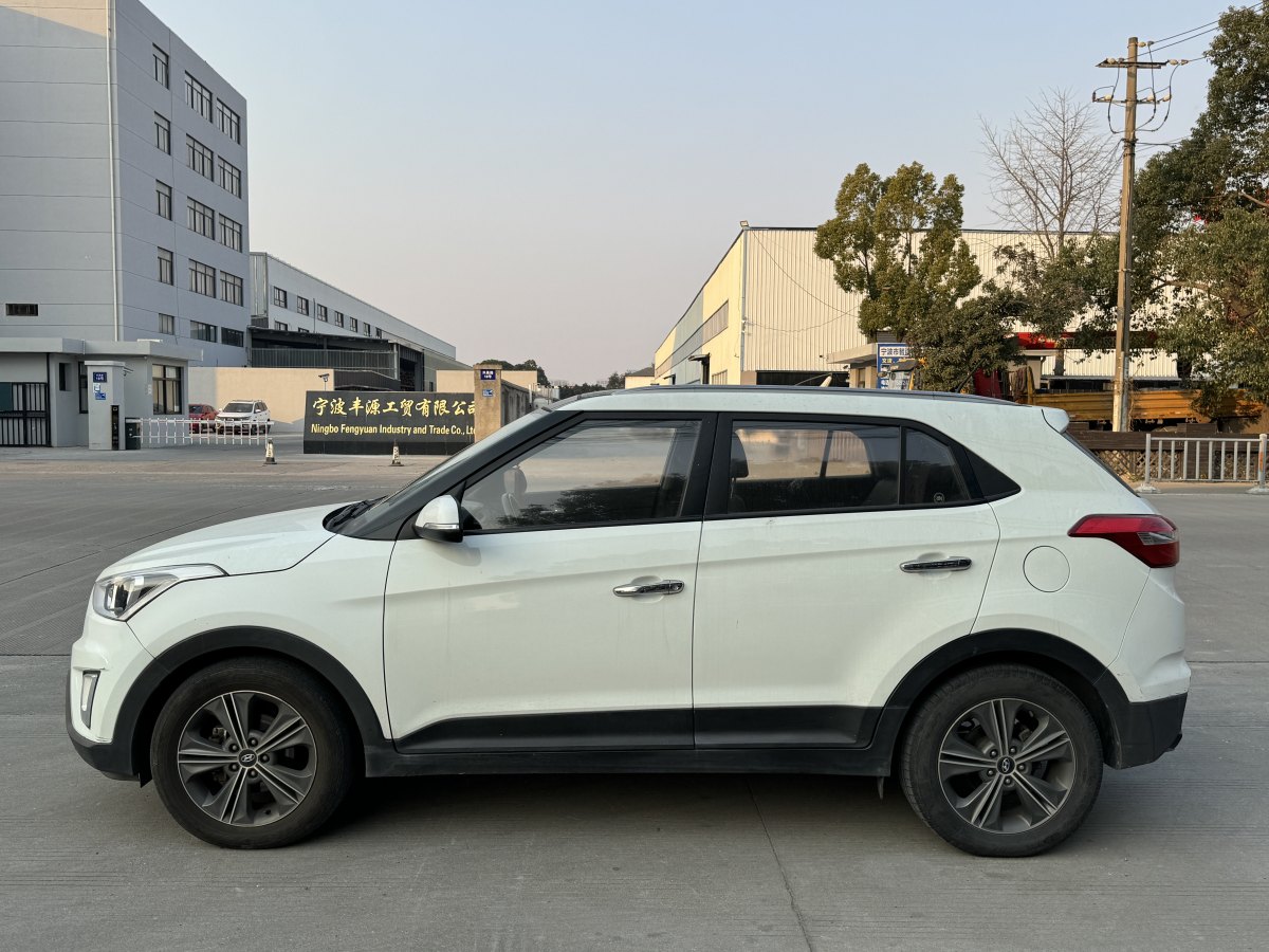 現(xiàn)代 ix25  2015款 1.6L 自動兩驅(qū)智能型GLS圖片