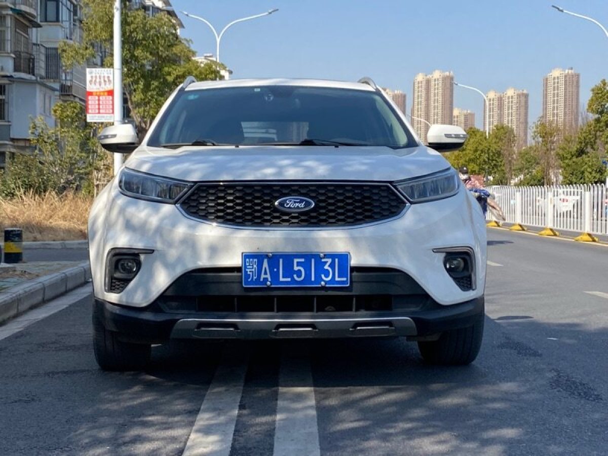 福特 領(lǐng)界  2019款 EcoBoost 145 CVT尊領(lǐng)型圖片