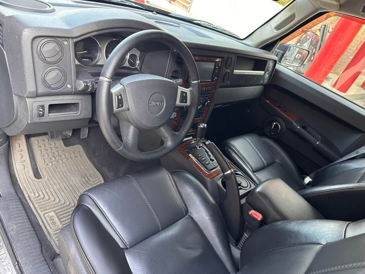 Jeep 指揮官經(jīng)典  2008款 5.7 HEMI圖片