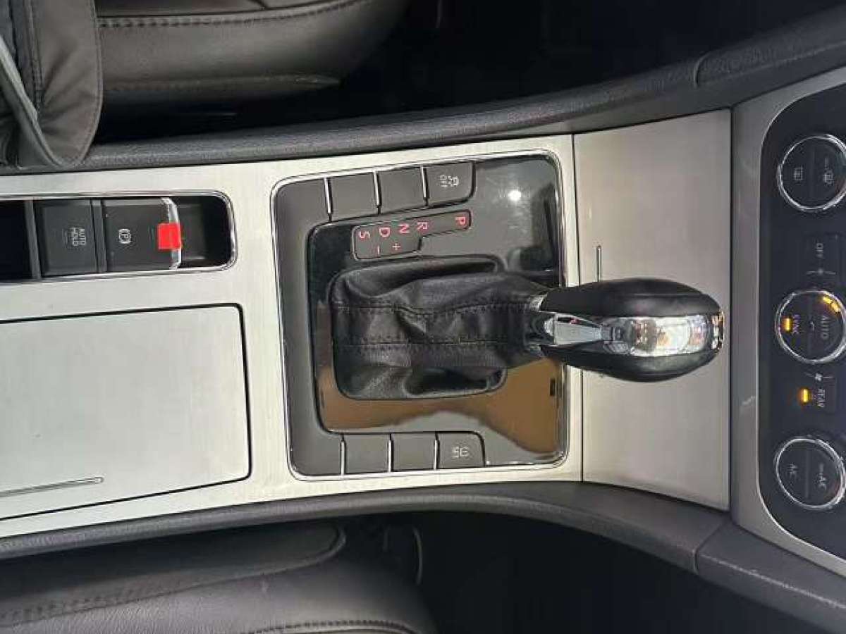 大眾 帕薩特  2014款 1.8TSI DSG尊榮導(dǎo)航版圖片