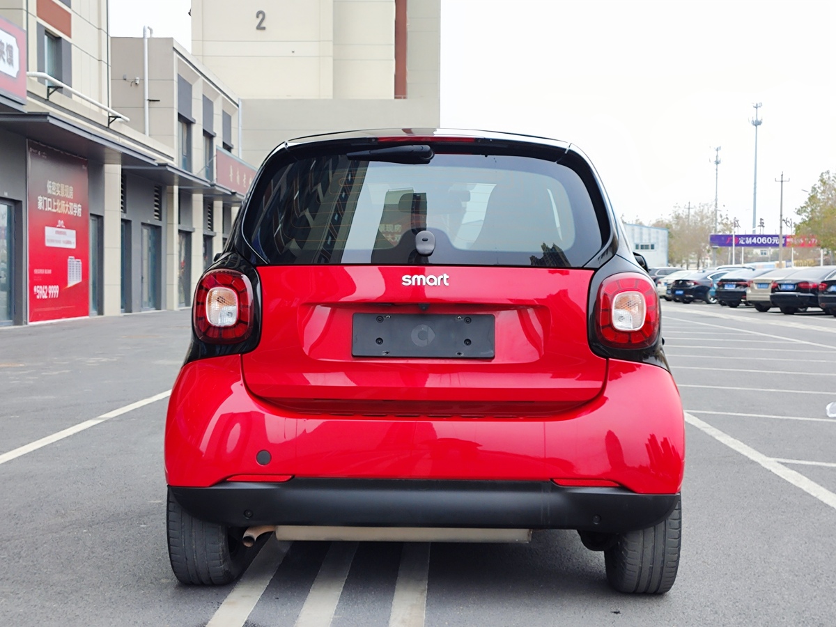 smart fortwo  2017款 1.0L 52千瓦硬頂摯愛特別版圖片