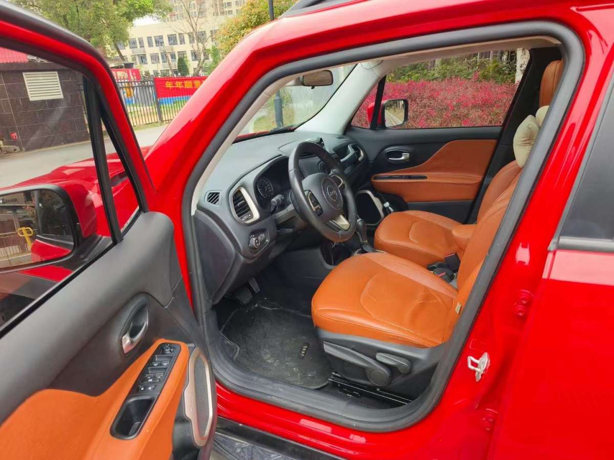 2017年10月Jeep 自由侠  2017款 180T 自动劲能版