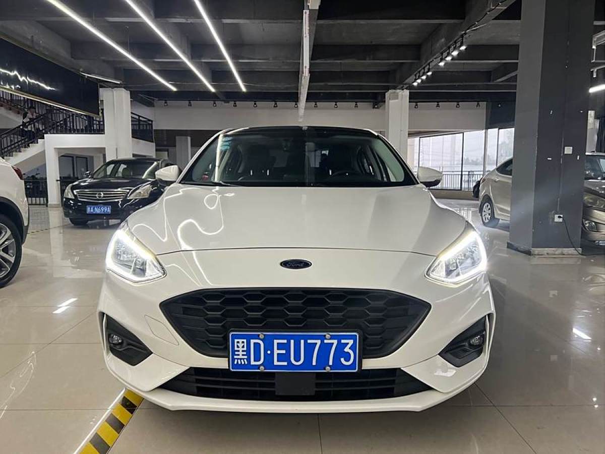 福特 ?？怂? 2020款 三廂 EcoBoost 180 自動(dòng)鋒潮型圖片