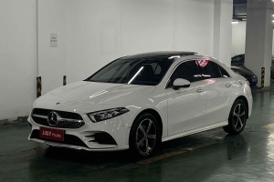 奔馳A級(jí) 奔馳 改款三 A 200 L 運(yùn)動(dòng)轎車(chē)時(shí)尚型