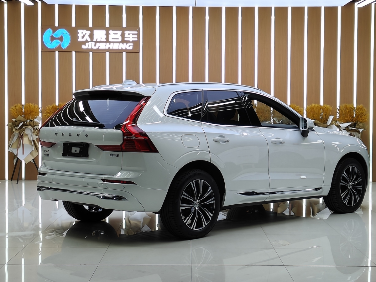 沃爾沃 XC60  2022款 B5 四驅(qū)智遠(yuǎn)豪華版圖片