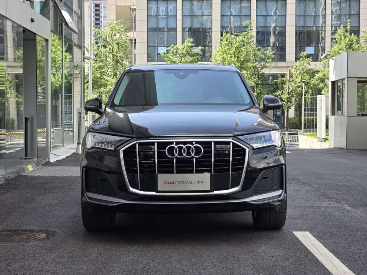 奧迪 奧迪Q7  2023款 45 TFSI quattro S line運(yùn)動(dòng)型圖片