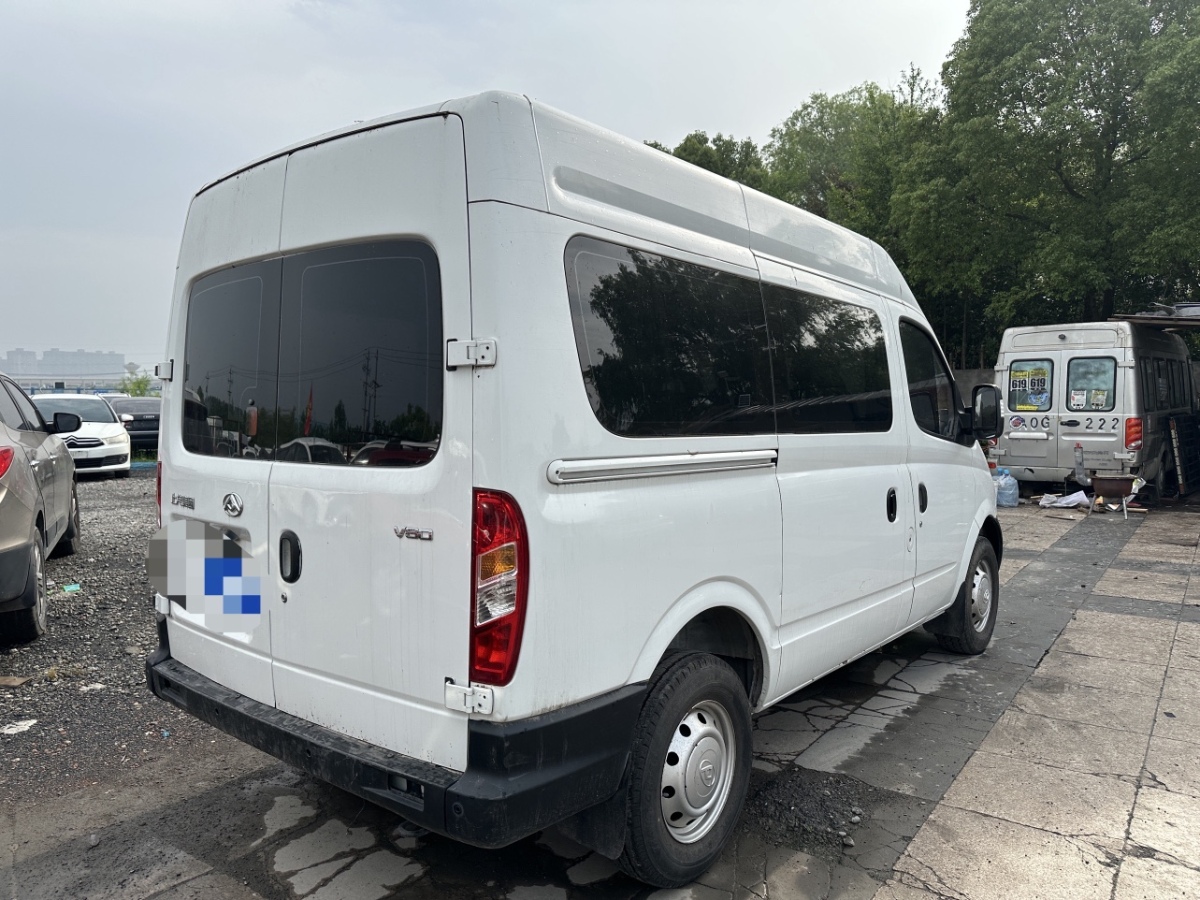 上汽大通 V80  2019款 2.5T經(jīng)典款6擋手動(dòng)傲運(yùn)通短軸中頂5/6座圖片