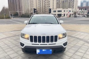 指南者 Jeep 2.0L 兩驅(qū)運(yùn)動(dòng)版