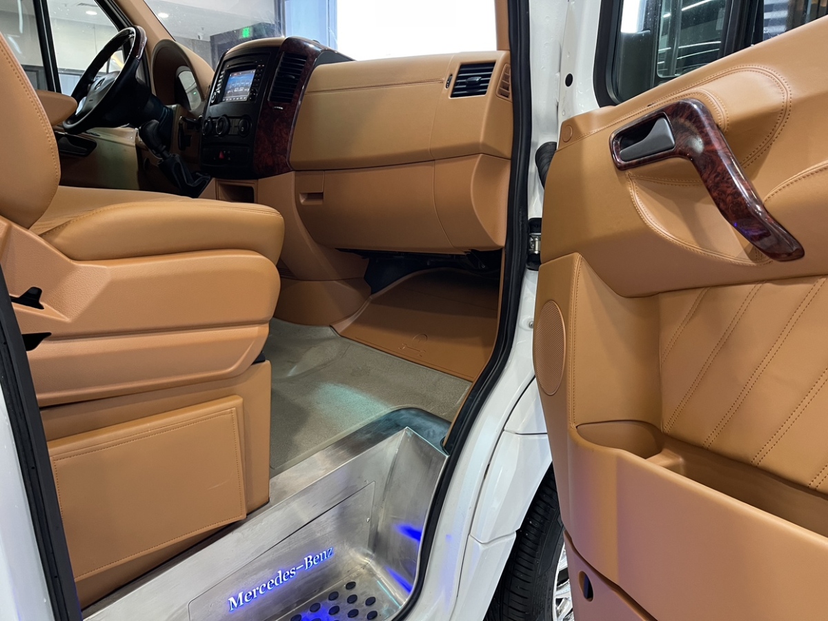2019年8月奔驰 凌特  2016款 2.1T畅旅 中轴版
