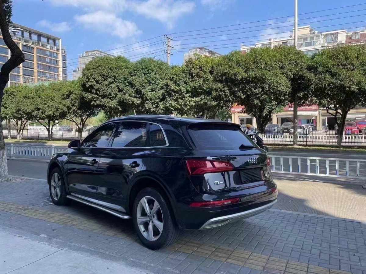 2019年8月奧迪 奧迪Q5L  2020款 改款 40 TFSI 榮享時尚型