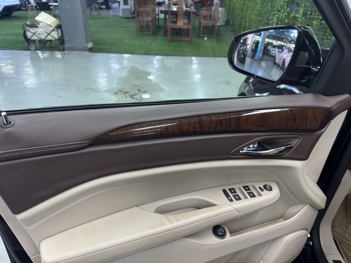 凱迪拉克 SRX  2010款 3.0L 豪華版圖片