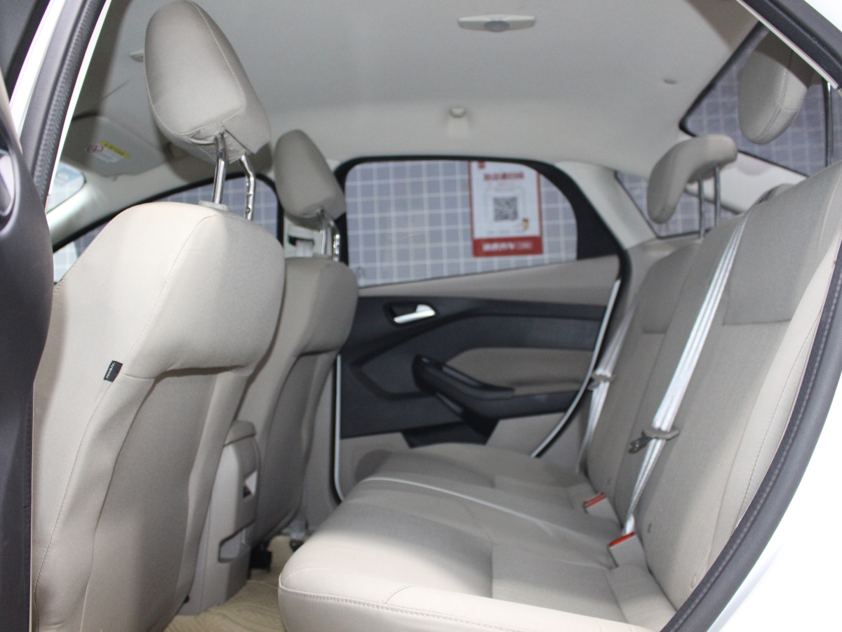 福特 福克斯  2017款 三厢 1.6L 自动舒适型智行版图片