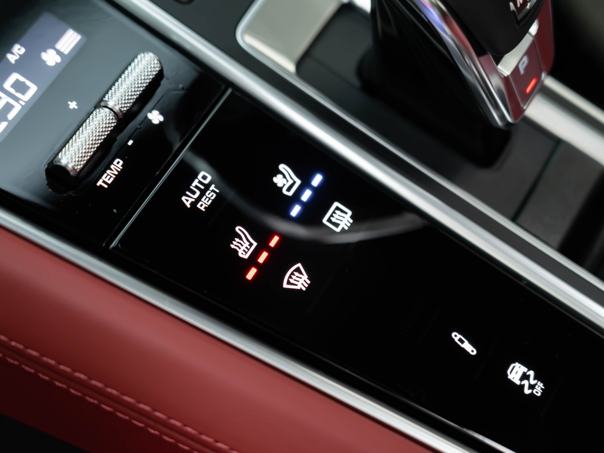 保時(shí)捷 Panamera  2023款 改款 Panamera 行政加長鉑金版 2.9T圖片