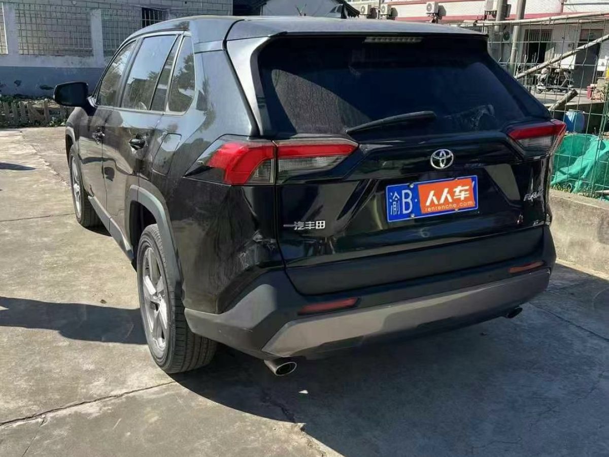 2022年8月豐田 RAV4榮放  2022款 2.0L CVT四驅(qū)風(fēng)尚版