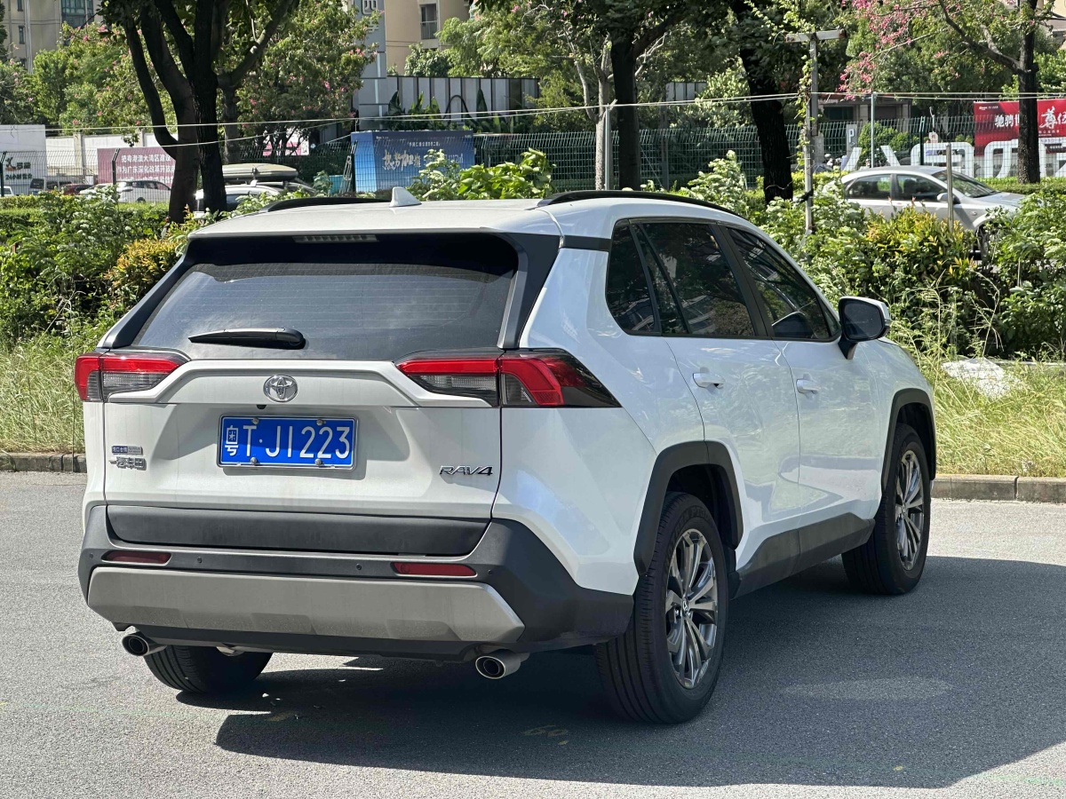 2023年7月豐田 RAV4  2018款 榮放 2.0L CVT兩驅(qū)風(fēng)尚版