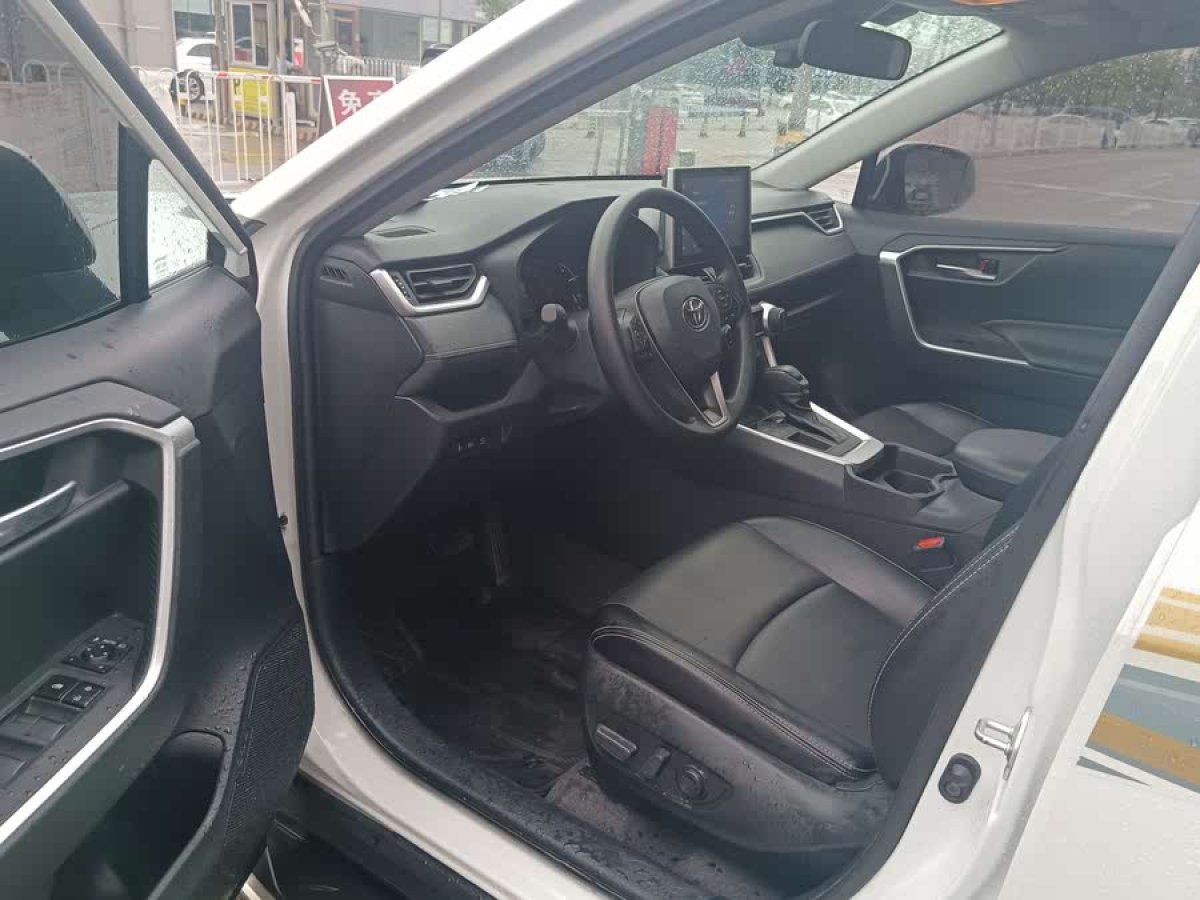 豐田 RAV4榮放  2022款 2.0L CVT兩驅(qū)風尚版圖片