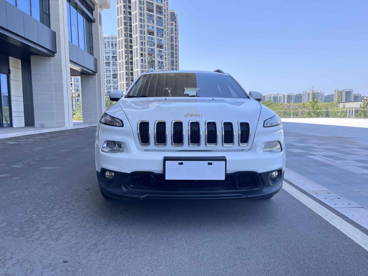 Jeep 自由光  2016款 2.4L 領(lǐng)先版圖片