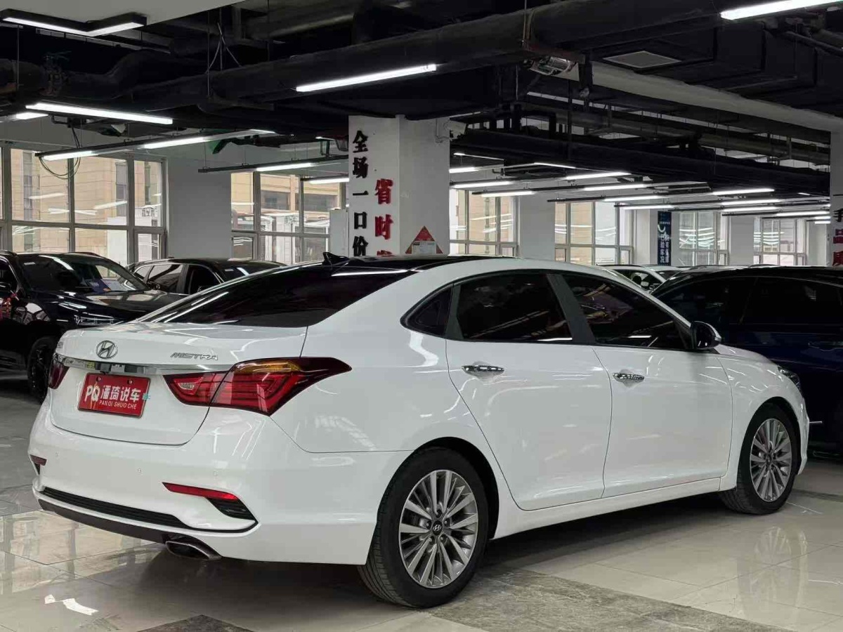 現(xiàn)代 名圖  2017款 1.8L 自動尊貴型DLX 國VI圖片
