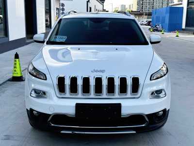 2018年7月 Jeep 自由光 2.0L 優(yōu)越版圖片