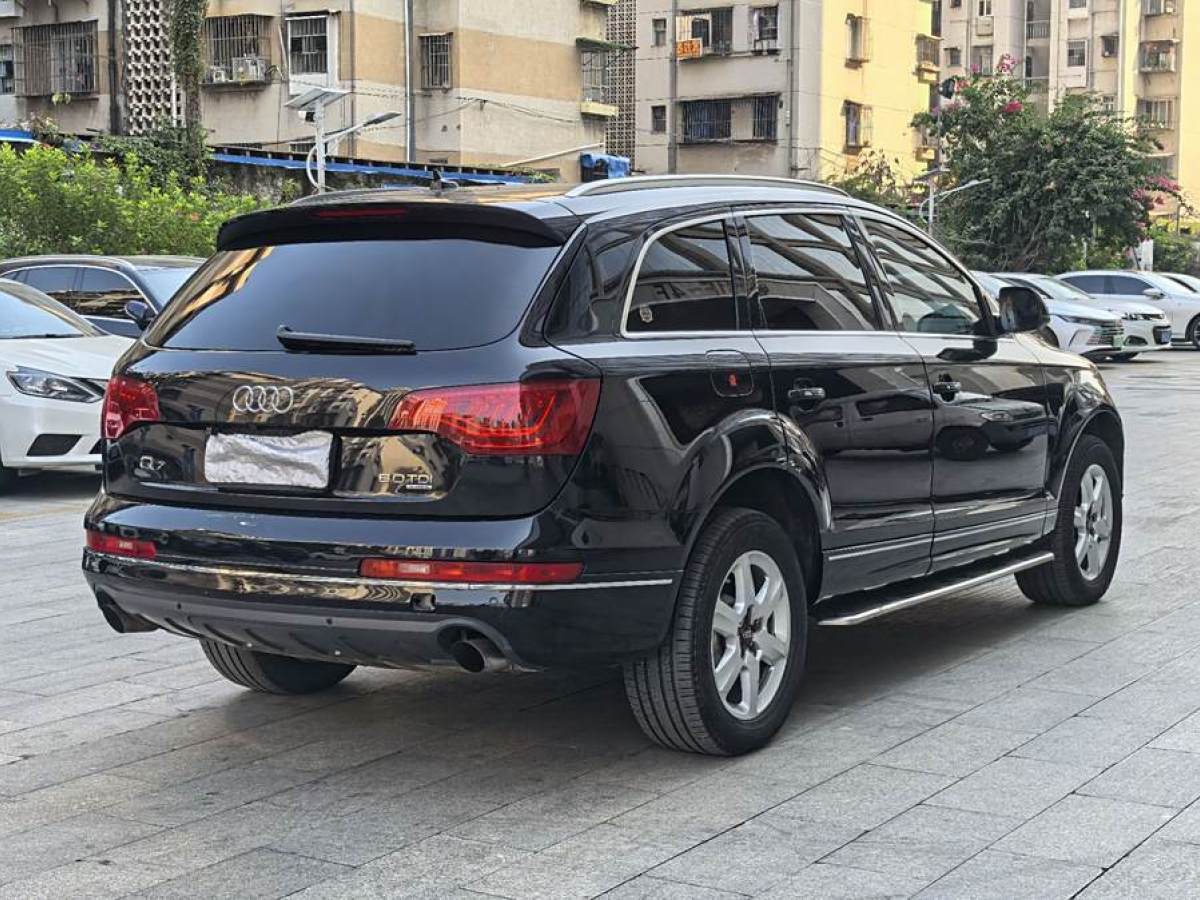 奧迪 奧迪Q7  2010款 3.0 TDI quattro 領(lǐng)先型圖片