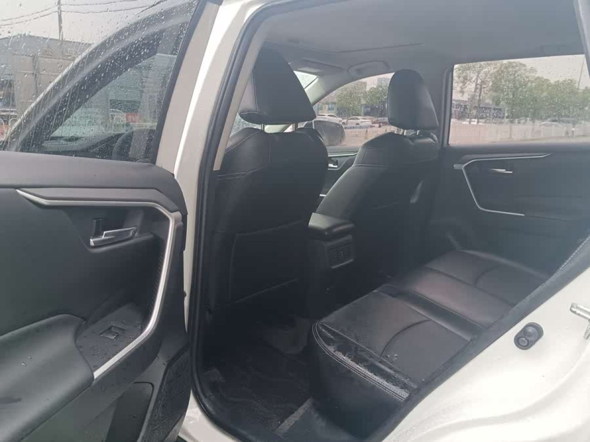 豐田 RAV4榮放  2022款 2.0L CVT兩驅(qū)風尚版圖片