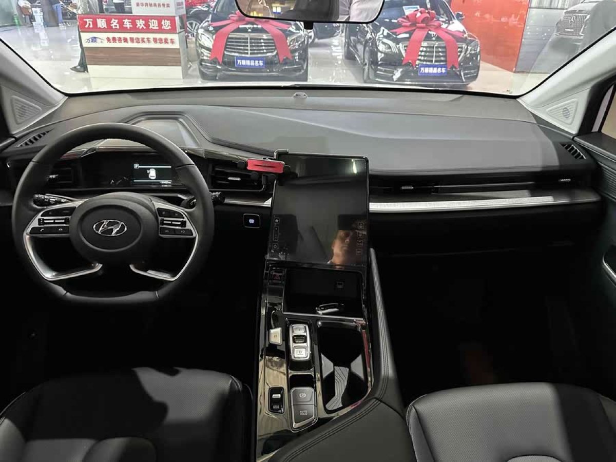 現(xiàn)代 庫斯途  2024款 270TGDi LUX 尊貴版圖片
