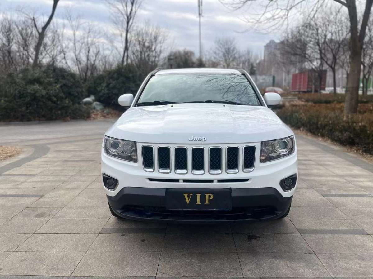 Jeep 指南者  2014款 2.4L 四驱豪华导航版图片