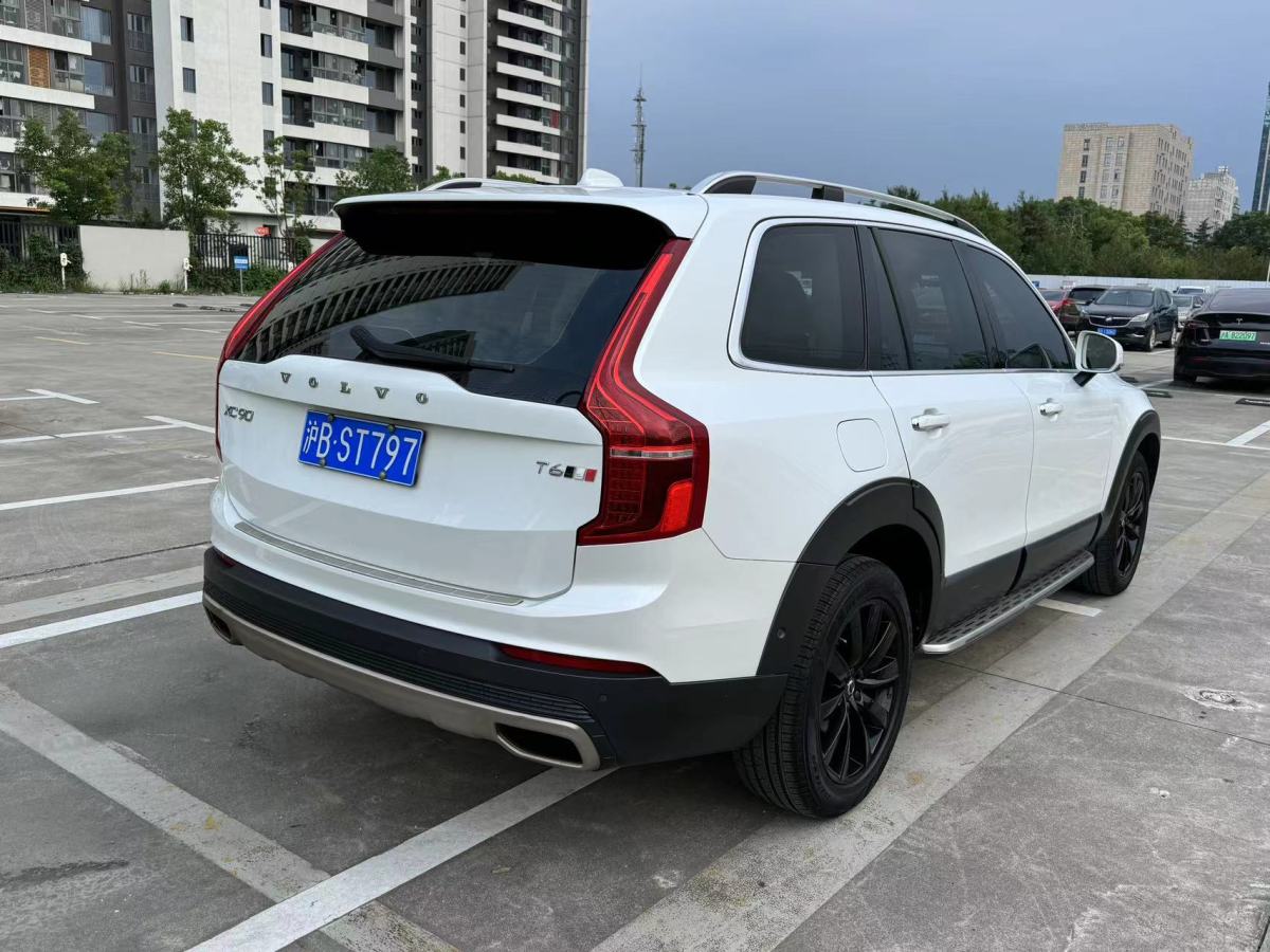 2015年11月沃尔沃 XC90  2015款 T6 智雅版 7座