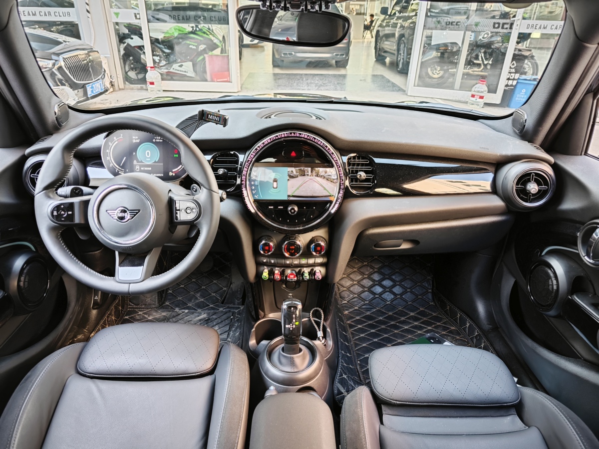 MINI MINI  2023款 2.0T COOPER S 国王十字特别版 五门版图片