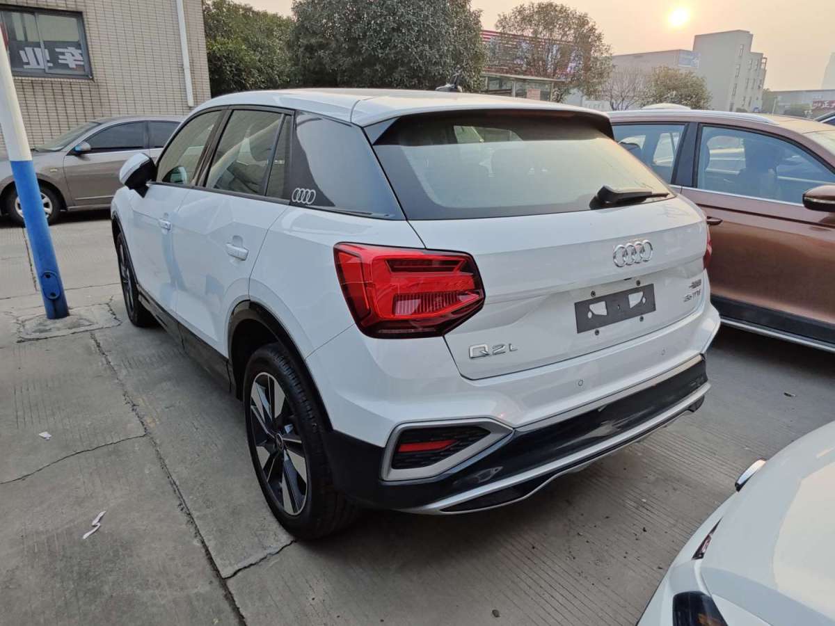 奧迪 奧迪Q2L  2022款 35 TFSI 豪華致雅型圖片