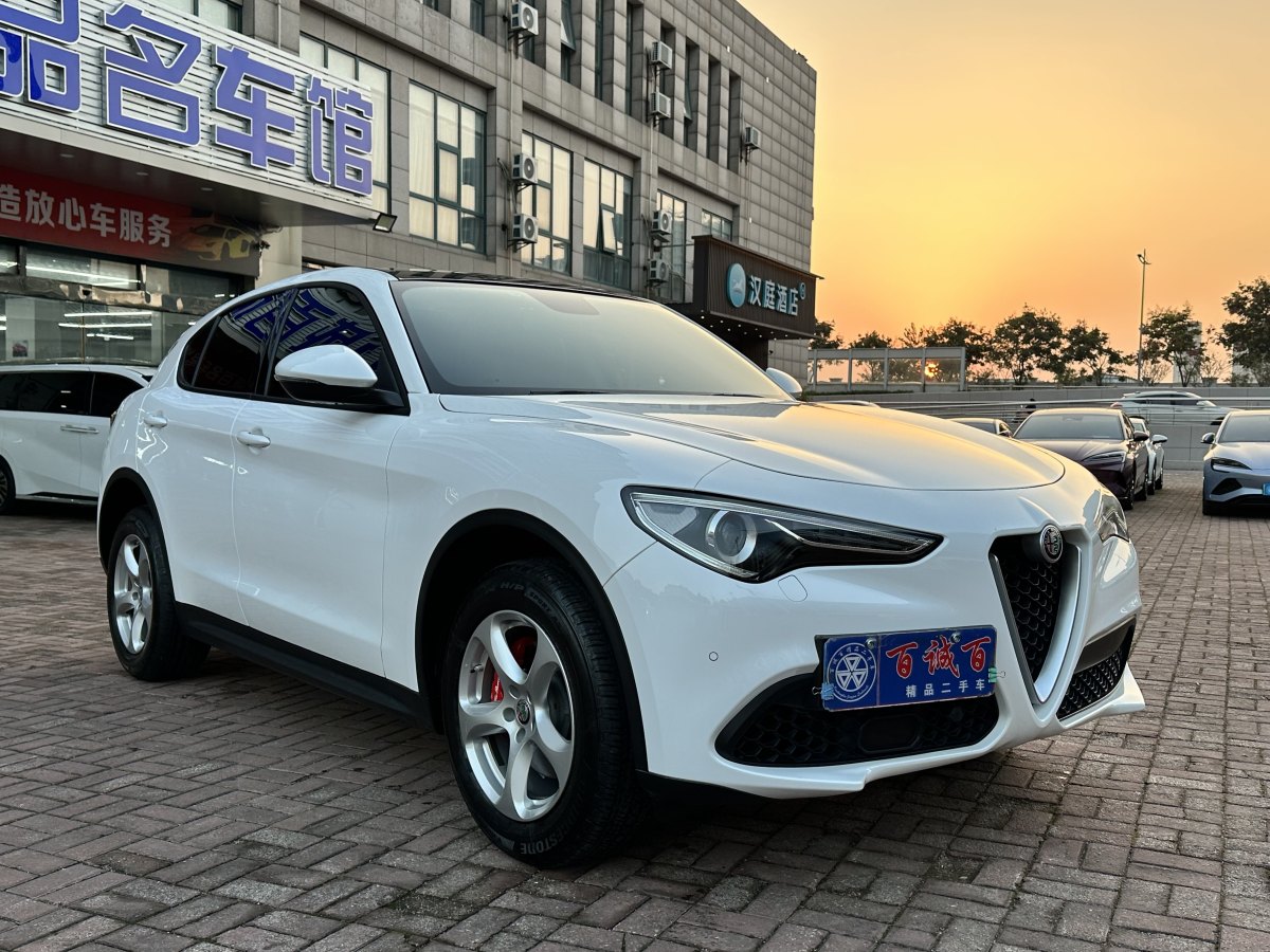 阿爾法·羅密歐 Stelvio  2017款 2.0T 200HP 精英版圖片