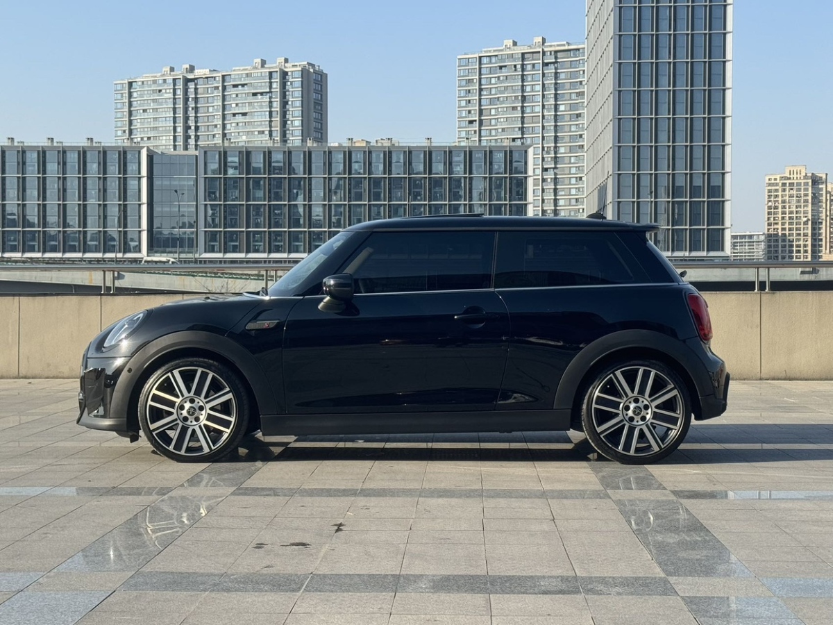 MINI MINI  2023款 2.0T COOPER S 藝術(shù)家圖片