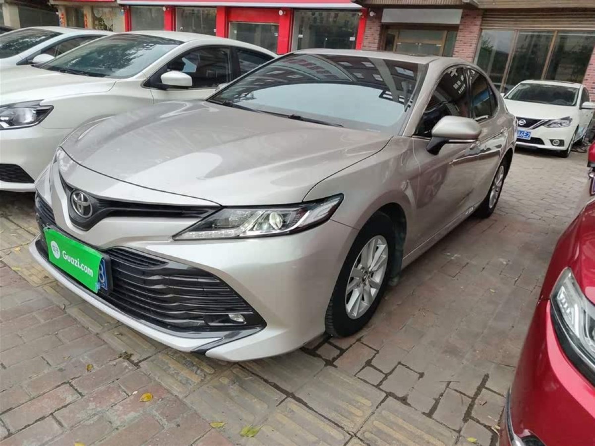 豐田 凱美瑞  2018款 2.0E 領(lǐng)先版圖片