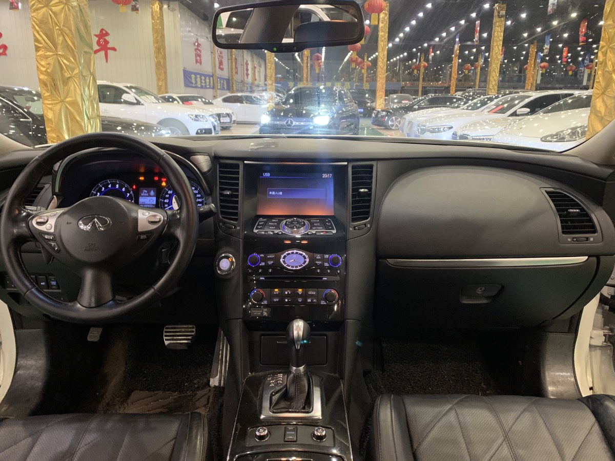 2014年8月英菲尼迪 QX70  2013款 3.7L 標準版