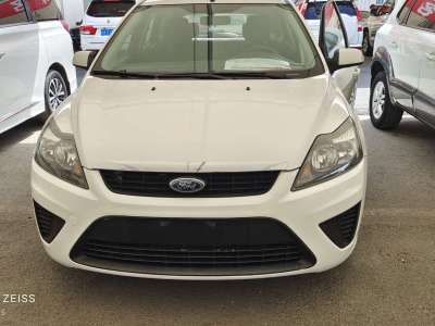 2012年6月 福特 ?？怂?兩廂經(jīng)典 1.8L 自動(dòng)基本型圖片