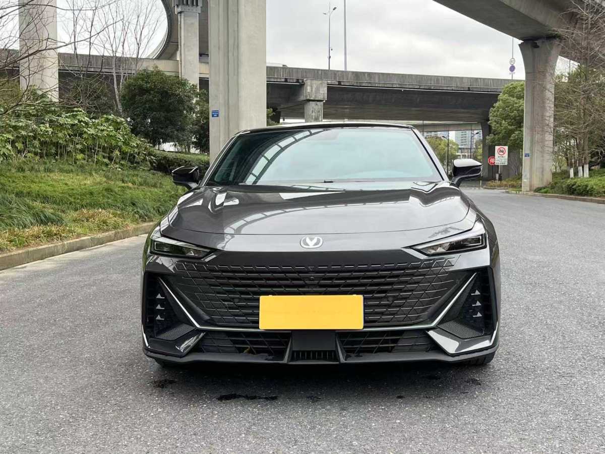 長(zhǎng)安 長(zhǎng)安UNI-V  2022款 1.5T 智慧領(lǐng)航型圖片