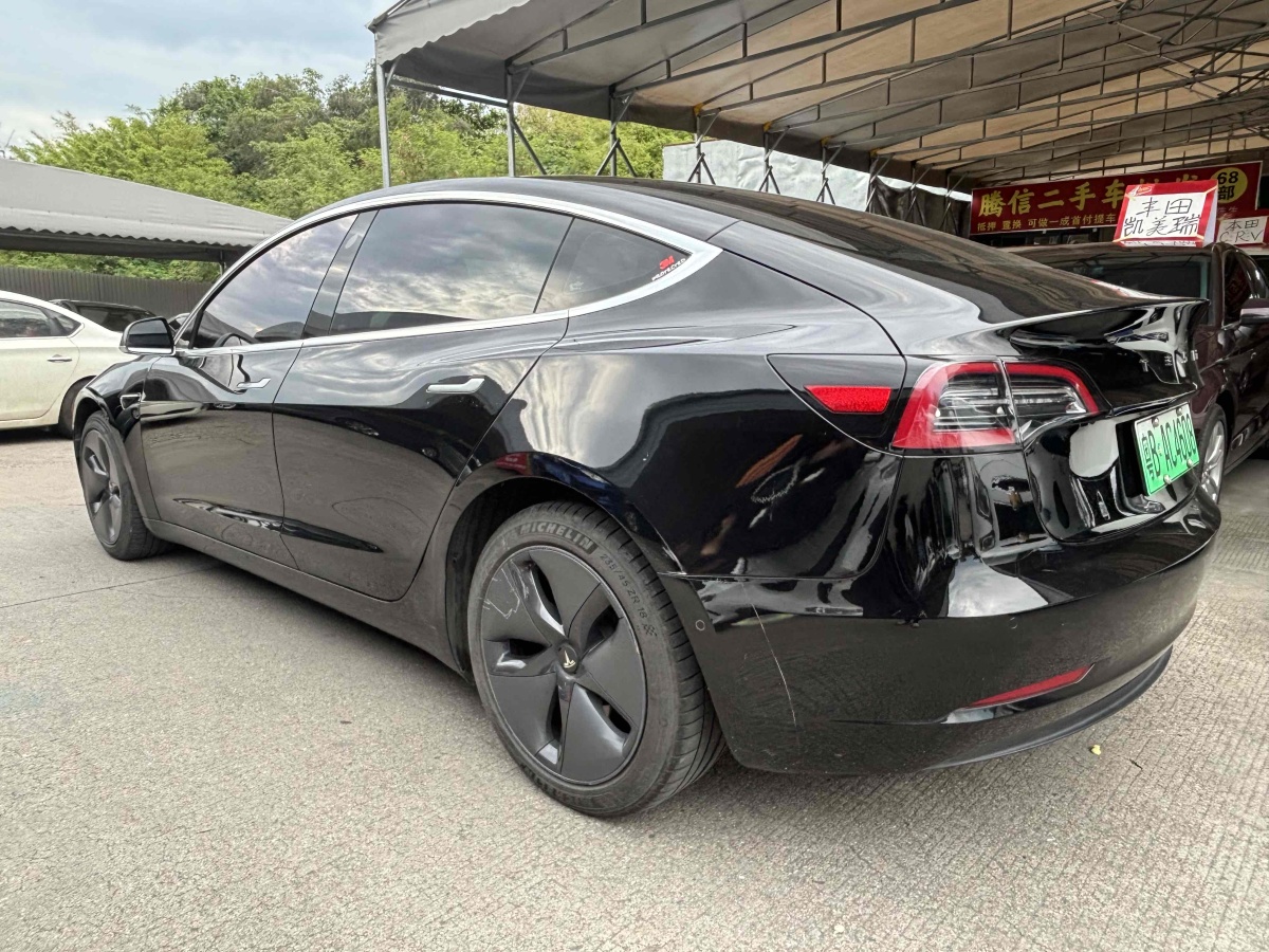 特斯拉 Model 3  2020款 改款 標(biāo)準(zhǔn)續(xù)航后驅(qū)升級(jí)版圖片