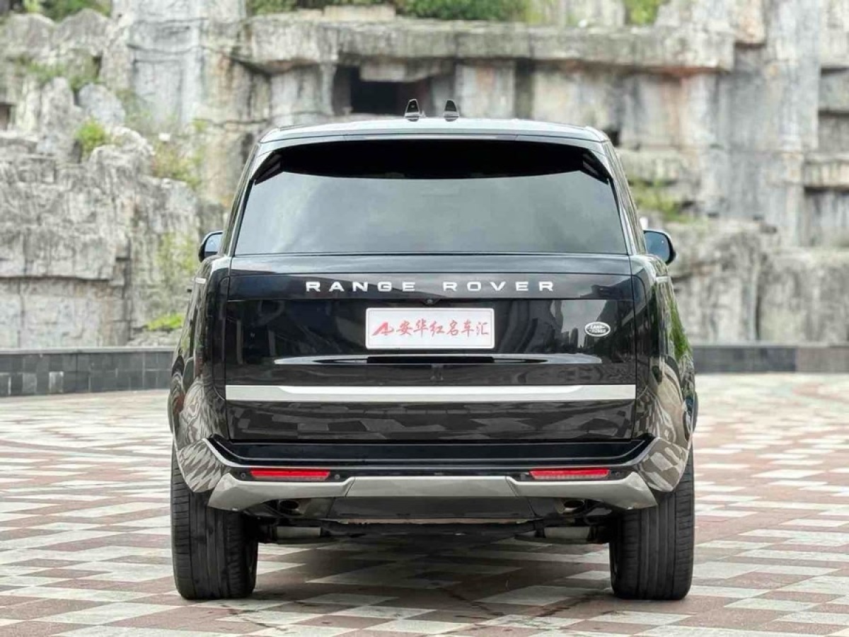 路虎 攬勝  2023款 3.0 L6 400PS 創(chuàng)世加長版圖片