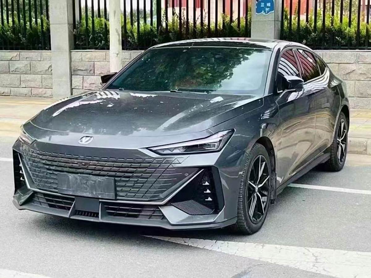 長(zhǎng)安 長(zhǎng)安UNI-V  2023款 1.5T 尊貴型圖片