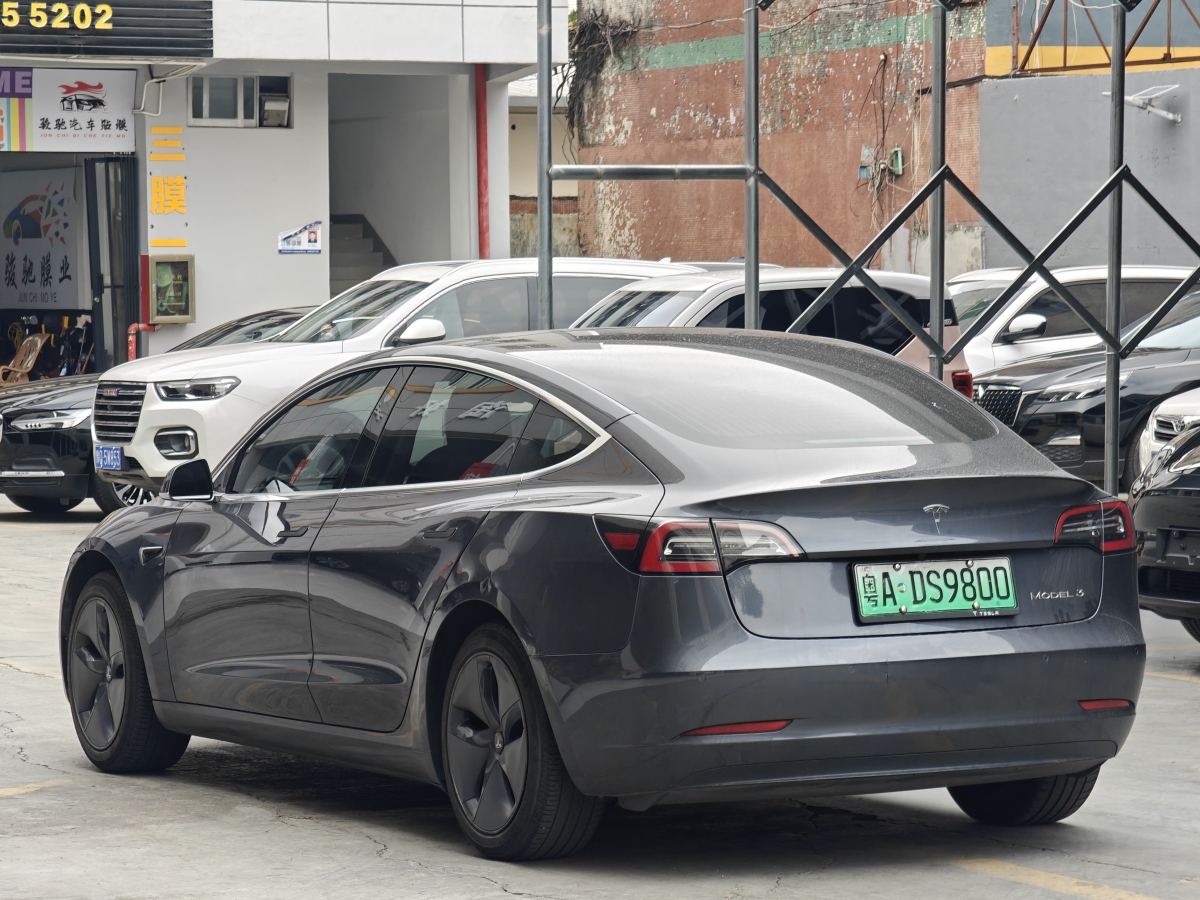 特斯拉 Model 3  2019款 標(biāo)準(zhǔn)續(xù)航后驅(qū)升級(jí)版圖片