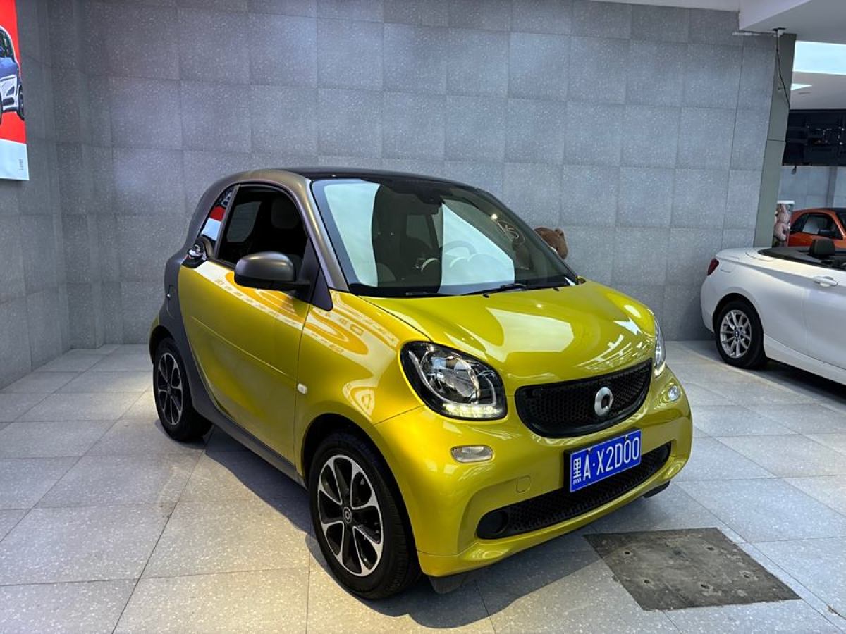 smart fortwo  2017款 1.0L 52千瓦硬頂摯愛(ài)特別版圖片