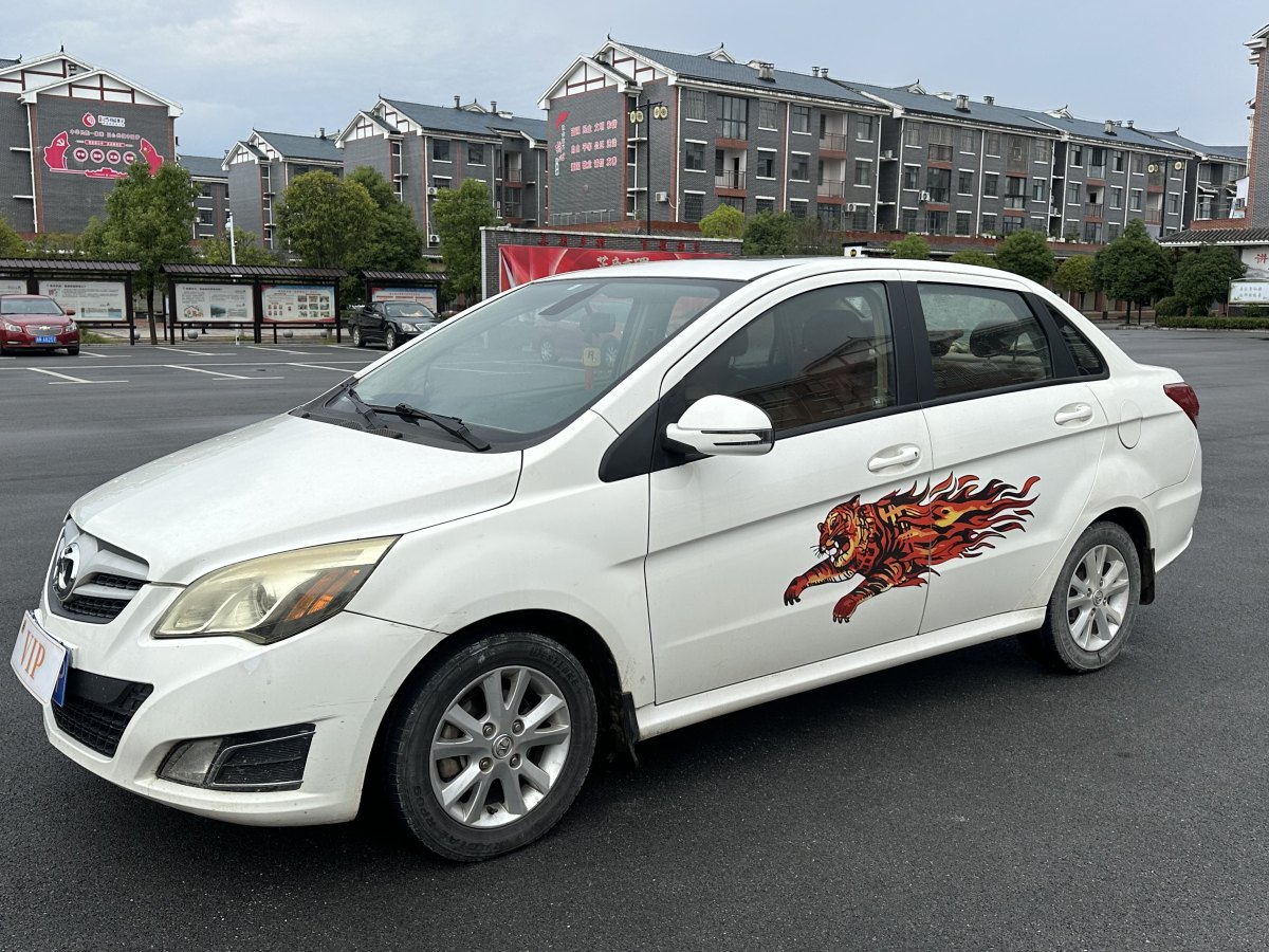 2015年2月北京 北京汽車E系列  2013款 三廂 1.5L 手動(dòng)樂天版