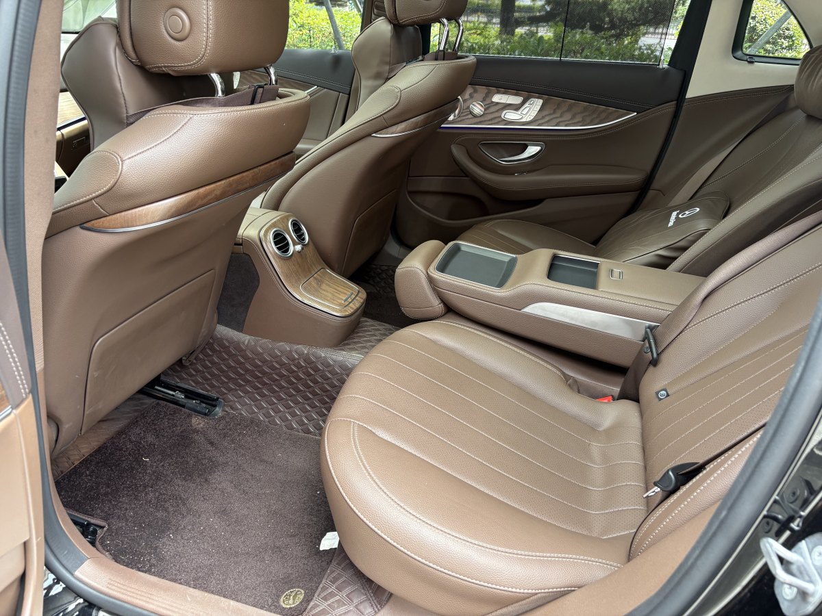 奔馳 奔馳E級  2023款 改款 E 300 L 豪華型圖片