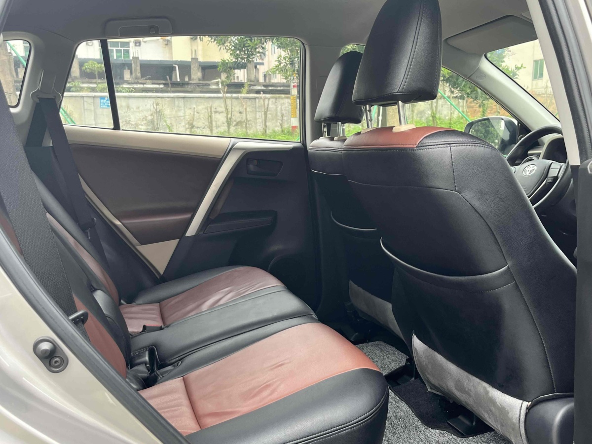 2014年8月豐田 RAV4  2018款 榮放 2.0L CVT兩驅(qū)都市版