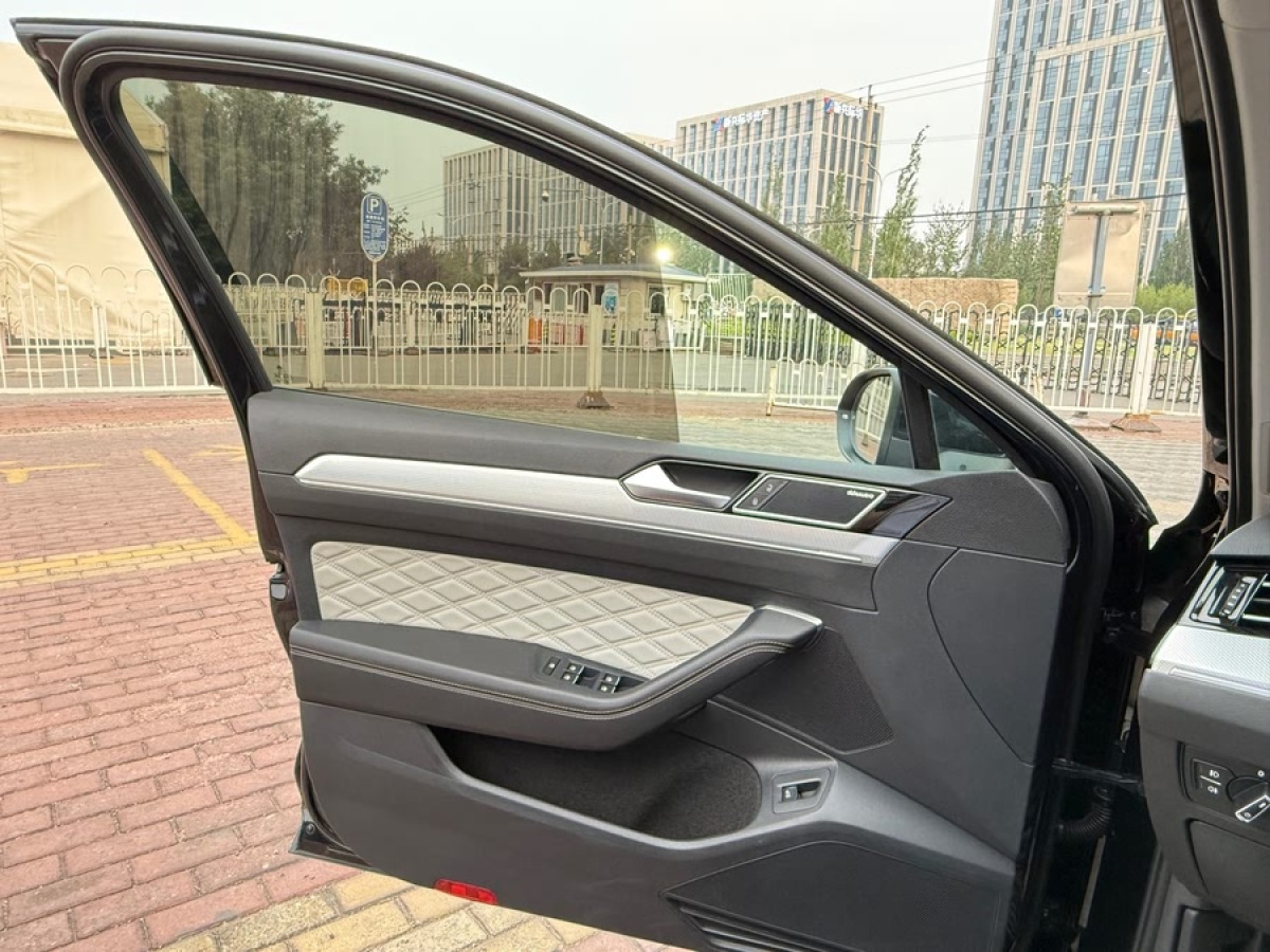 大眾 邁騰  2023款 200萬輛紀(jì)念版 380TSI DSG旗艦型圖片