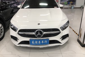 奔馳A級(jí) 奔馳 A 200 L 運(yùn)動(dòng)轎車時(shí)尚型