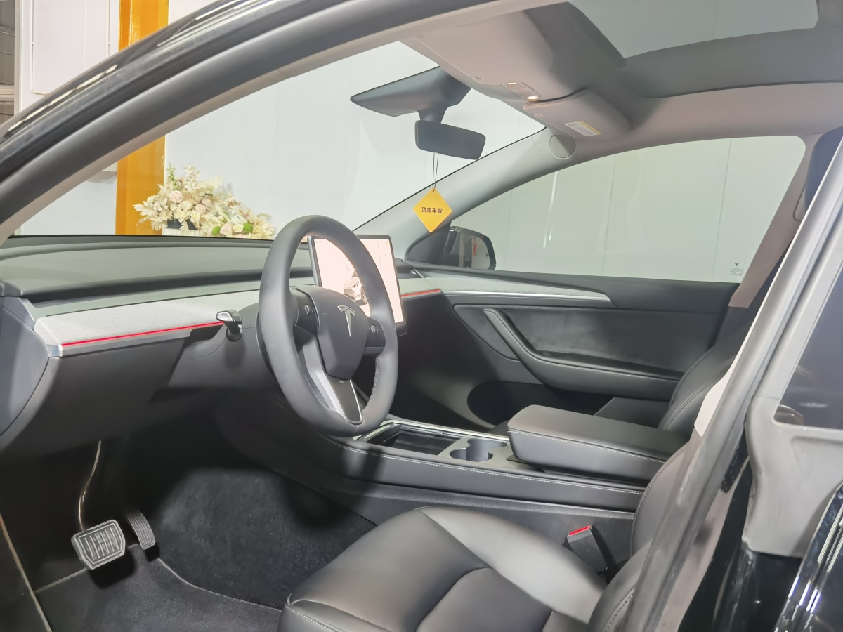 特斯拉 Model Y  2024款 后輪驅(qū)動(dòng)版圖片