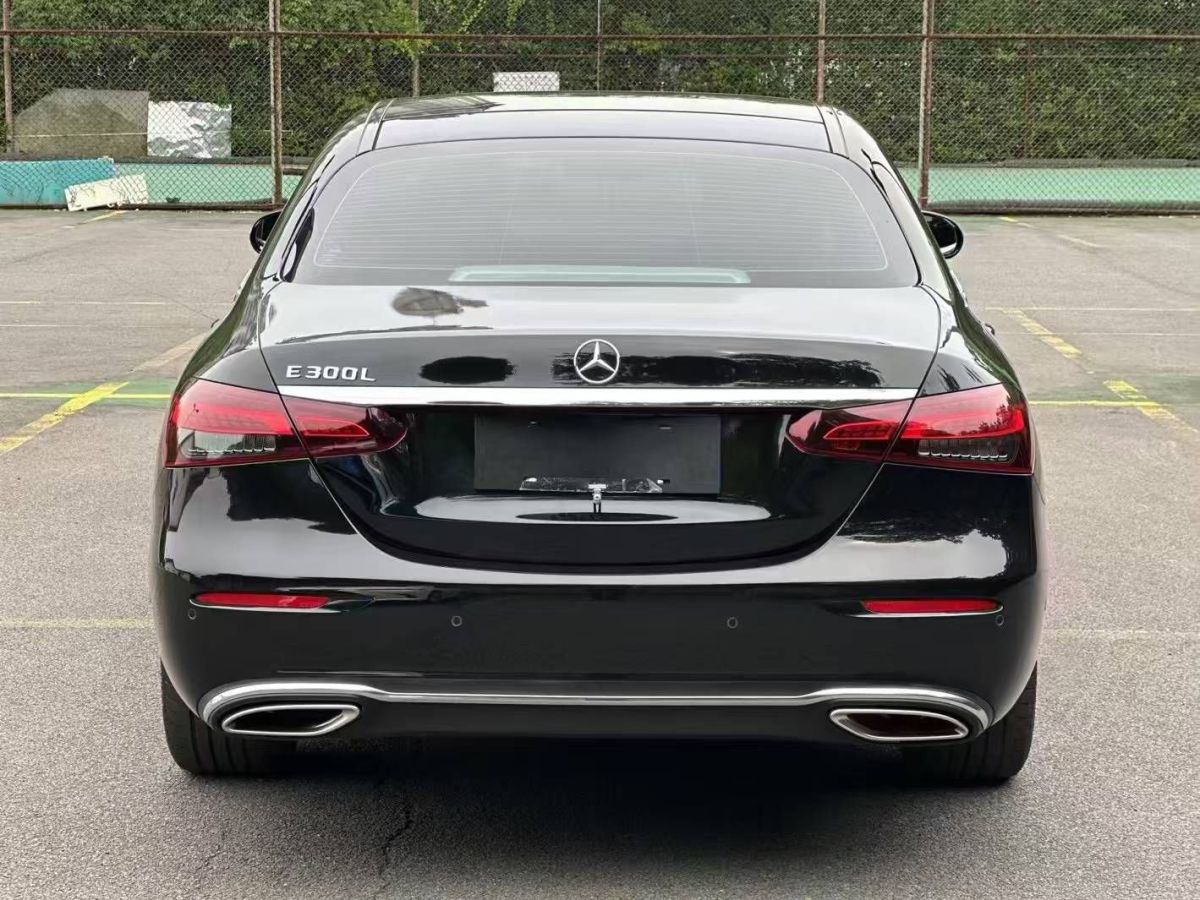 奔馳 奔馳E級(jí)  2023款 E 300 L 豪華型圖片